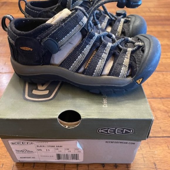 Keen Kids Newport H2 Black Size 11 - Picture 2 of 6